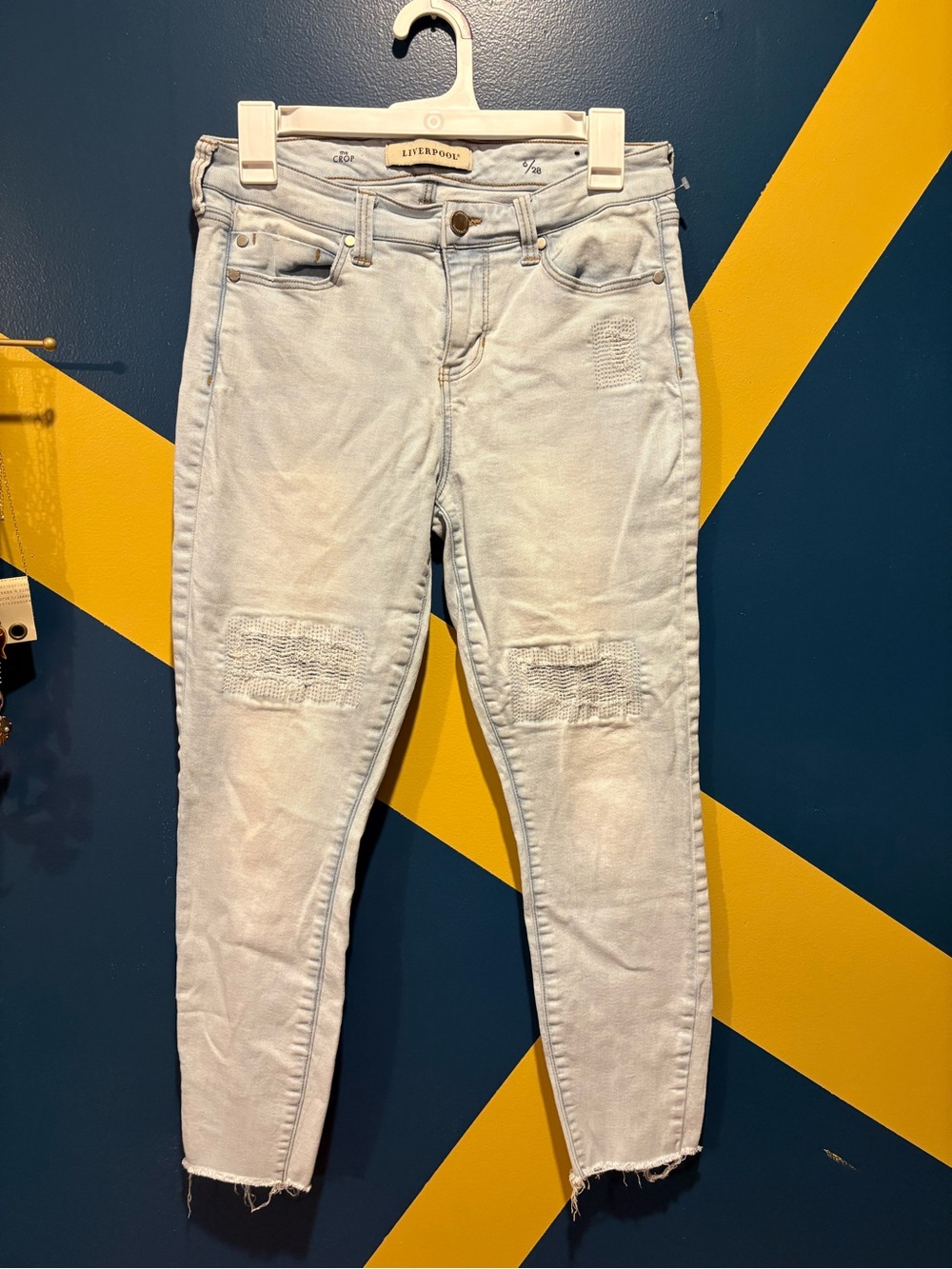 Liverpool Super Light Wash Mid-Rise Cropped Distressed Skinny Jeans EUC